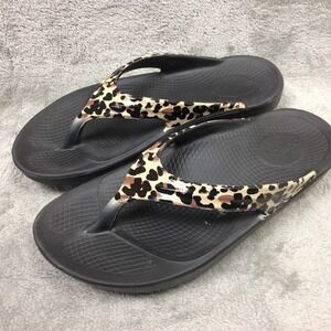 OOFOS Womens OOlala Recovery Flip Flop Sandal Limited Black Leopard Print Sz 7